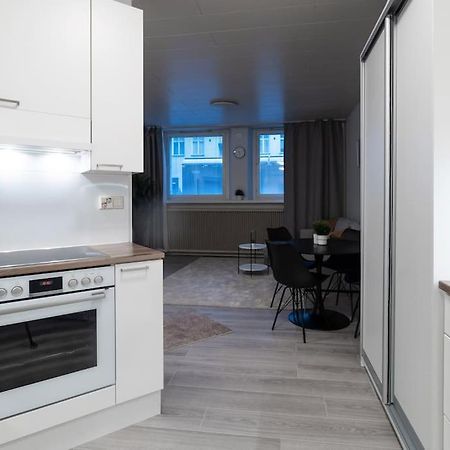 Cozy Roomy Studio Flat Next To Tram Stop @ Kallio Helsinki Bagian luar foto