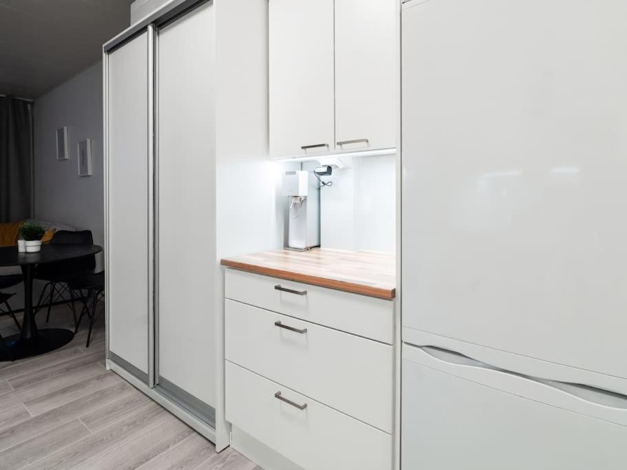 Cozy Roomy Studio Flat Next To Tram Stop @ Kallio Helsinki Bagian luar foto
